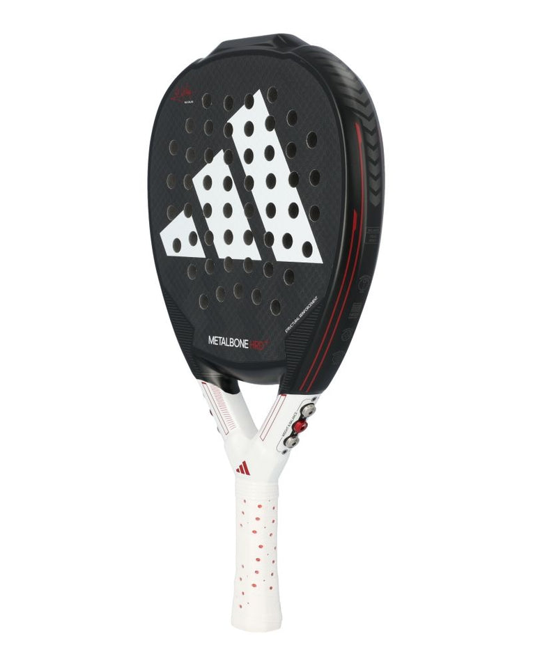 Adidas Metalbone HRD+ 2024 padelracket schuin van voren met zichtbaar frame