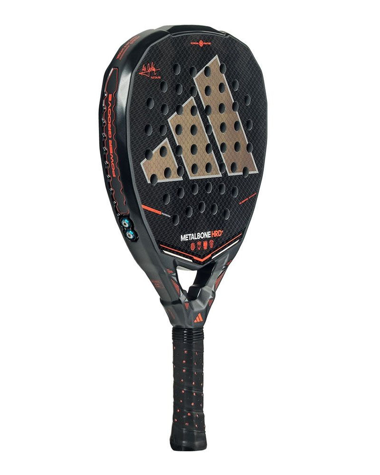 Adidas Metalbone HRD+ 2026 by Ale Galán padelracket schuin rechtsvoor