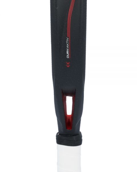 Detail van het Bullpadel Vertex 04 Comfort 2024 frame met CURVAKTIV-technologie