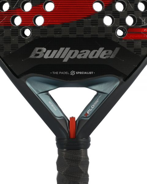 Bullpadel XPLO 2025 hartconstructie detail met versterkte brug voor extra stabiliteit en kracht