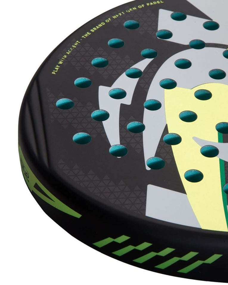 Detail van het racketblad van de LOK Easy Flow 2024 met ronde vorm en centrale sweetspot