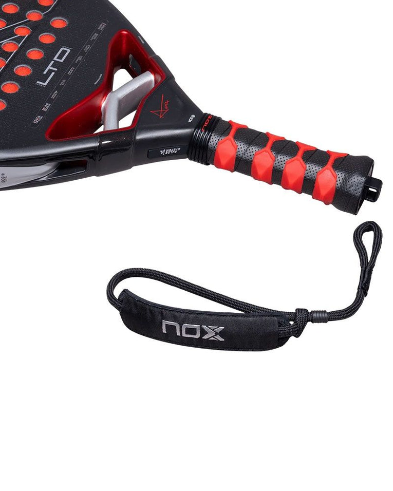 Handvat, grip en SmartStrap van het NOX AT10 Genius 12K LTD 2026 padelracket