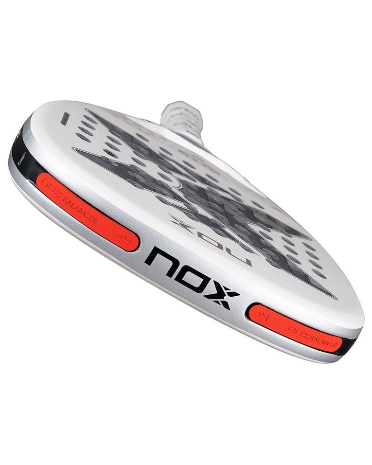 Nox AT10 Genius Attack 12K Alum XTREM 2026 detail Weight Balance systeem met rode gewichten