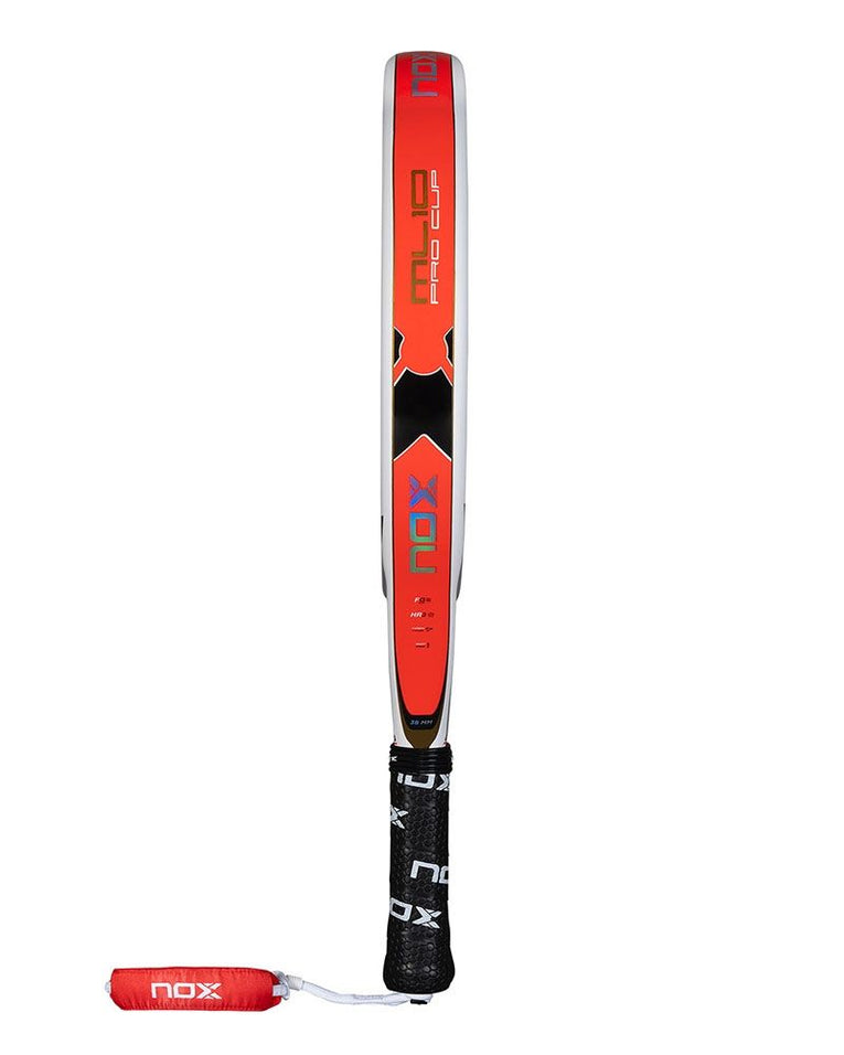 Zijkant van de Nox ML10 Pro Cup Coorp 2025 padelracket