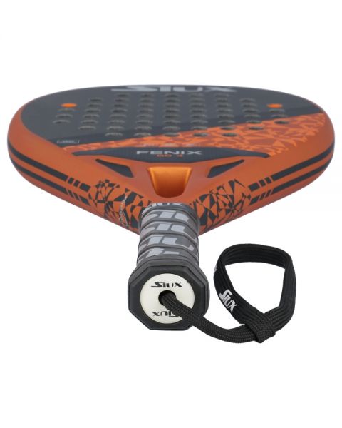 Onderzijde van de Siux Fenix IV Go met handgreep en polsband