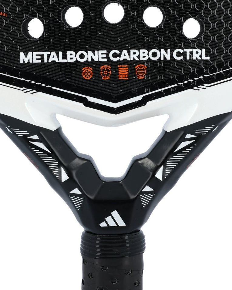 Detail van de brug van de Adidas Metalbone Carbon CTRL 2026