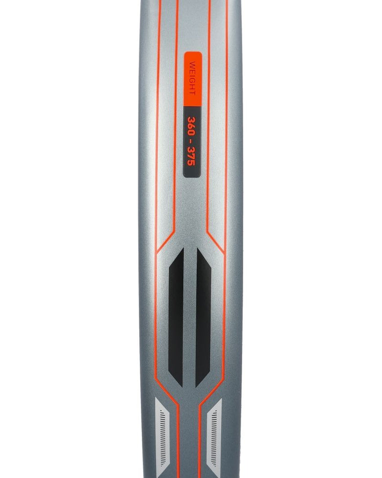 Detail van Adidas Neuvortx Black Orange zijkant met gewicht 360 tot 375 gram