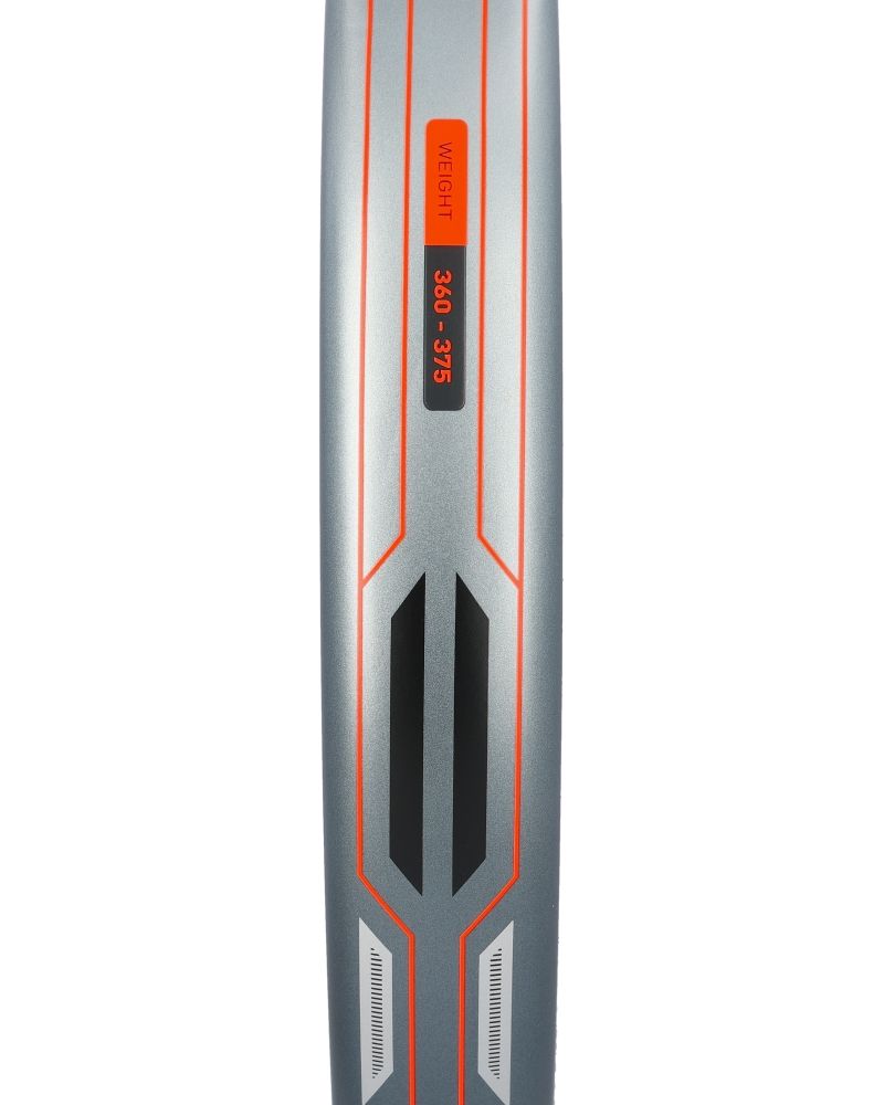 Detail van Adidas Neuvortx Black Orange zijkant met gewicht 360 tot 375 gram