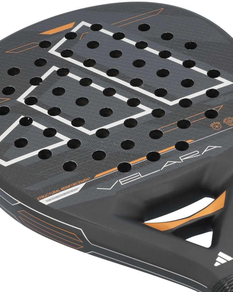 Detail van het slagvlak van de Adidas Velara Glass Fiber Black