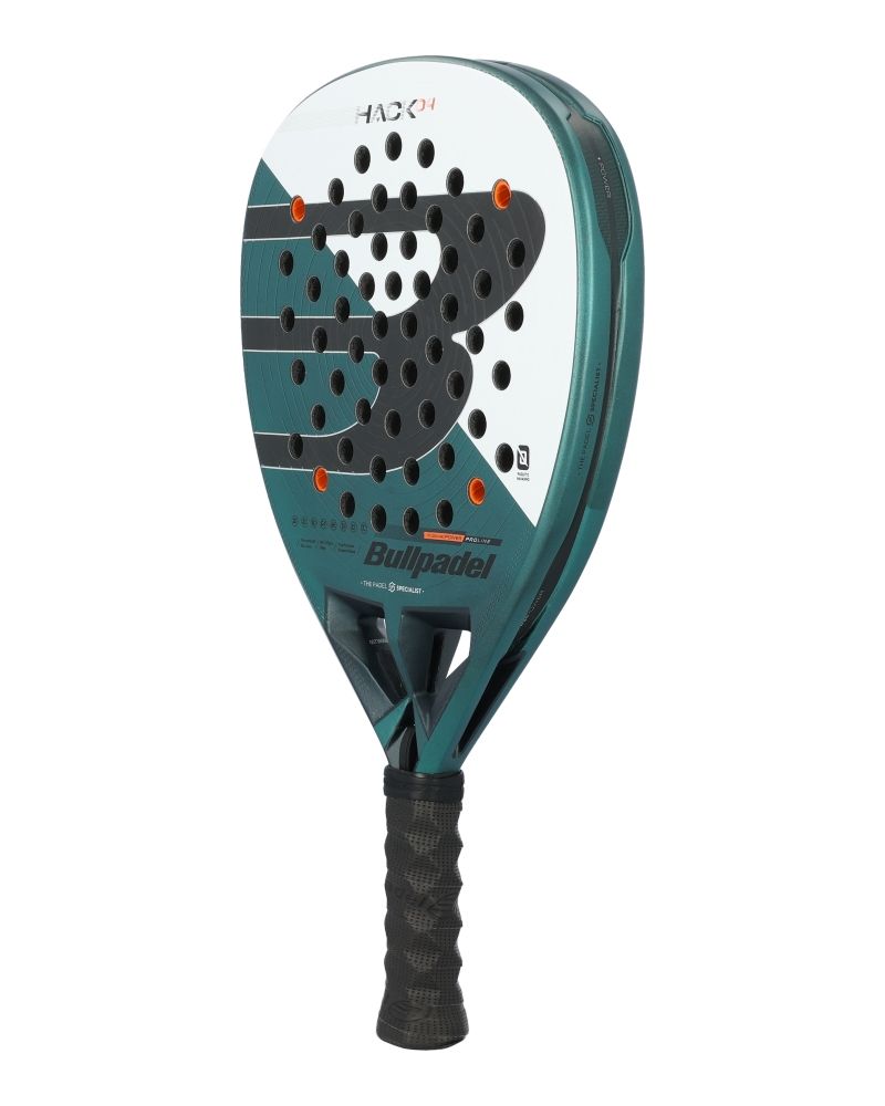 Bullpadel Hack 04 2025 padelracket schuin linksvoor