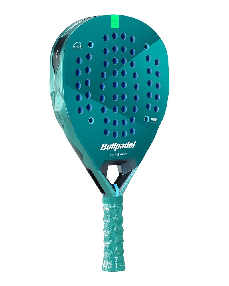 Bullpadel Neuron 02 Cloud 2026 schuin vooraanzicht padelracket