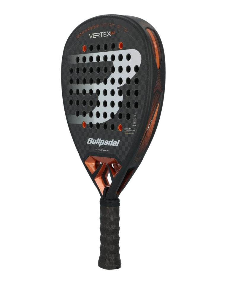 Bullpadel Vertex 04 25 padelracket schuin vooraanzicht rechts