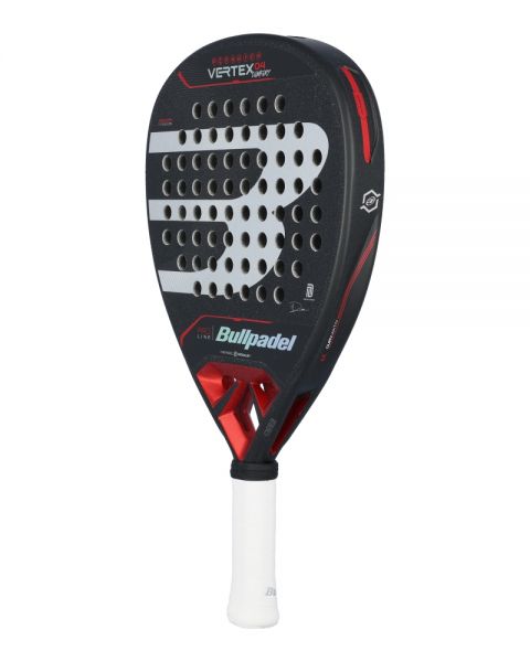Bullpadel Vertex 04 Comfort 2024 padelracket schuin van rechts bekeken