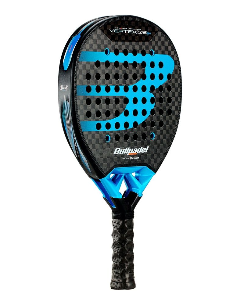 Bullpadel Vertex 05 Hybrid schuin vooraanzicht padelracket