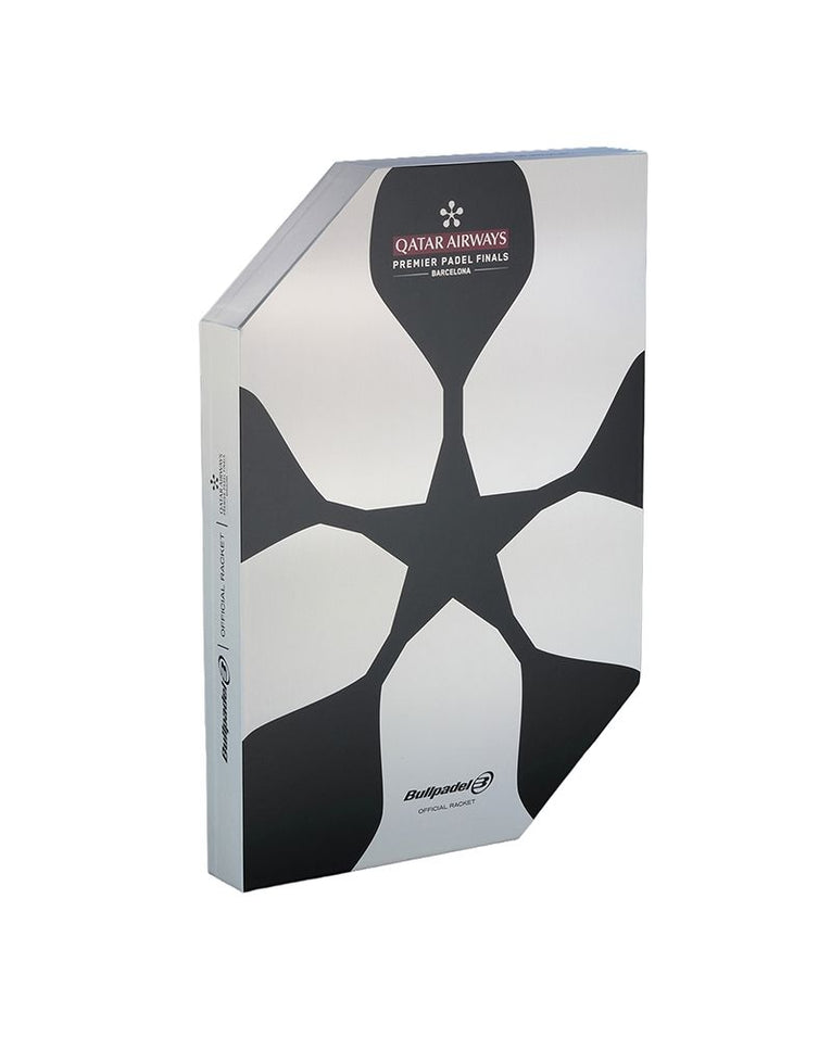 Bullpadel Vertex 05 Tour Final 25 speciale verpakking schuin van voren