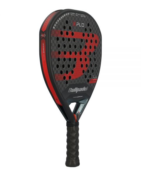 Bullpadel XPLO 2025 schuin vooraanzicht rechts met krachtige aanvalsvorm voor gevorderde spelers