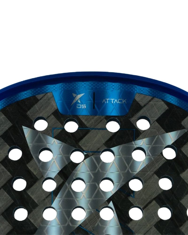 Detail van het racketblad van de Drop Shot Axion Attack 1.0 2025 met Smart Holes System en 24K Carbon