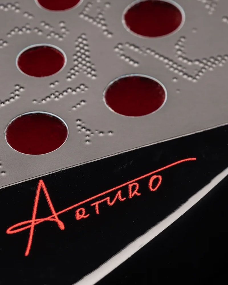 Head Coello Pro 2025 detail Arturo Coello handtekening