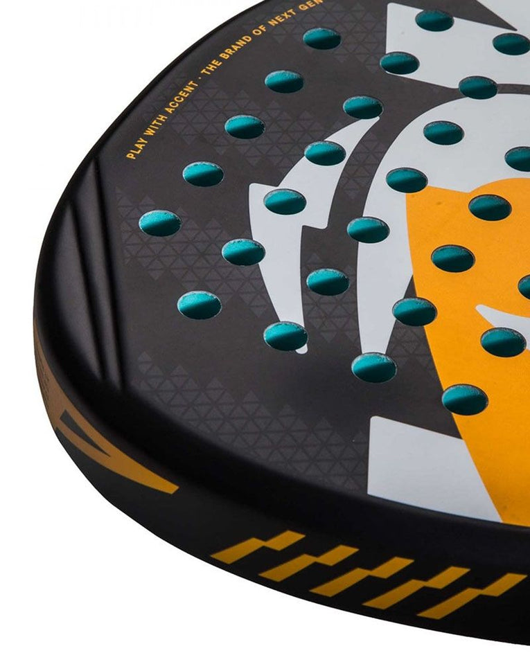 Detail van het racketblad van de LOK Easy Hype 2024 met carbon versterkingen en diamantvorm