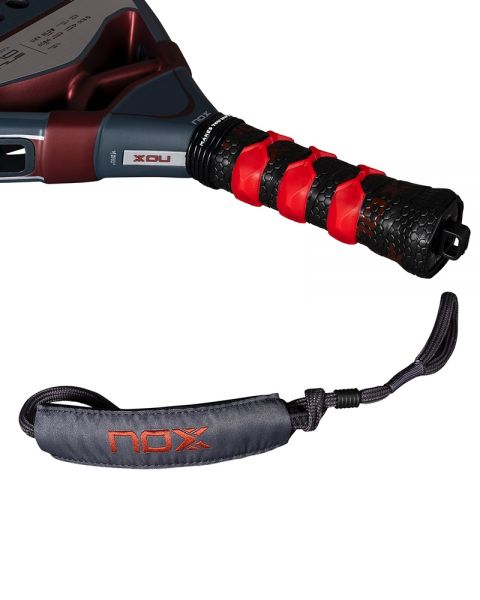 Nox AT10 Genius 12K Agustín Tapia 2025 detail handvat en Smartstrap