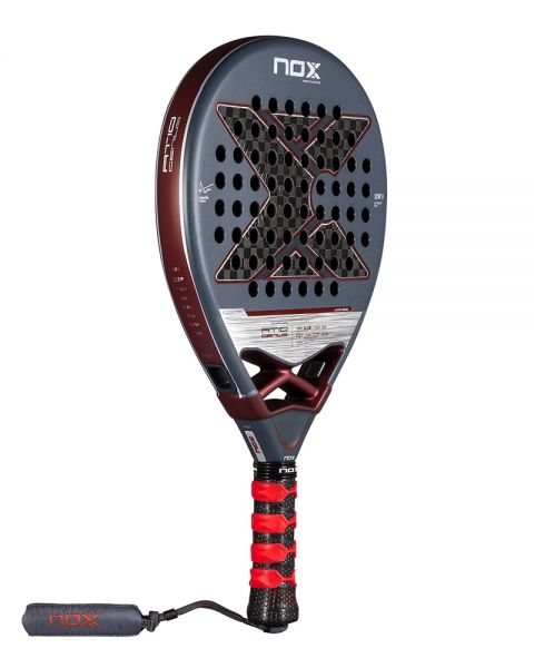 Nox AT10 Genius 12K Agustín Tapia 2025 padelracket schuin vooraanzicht