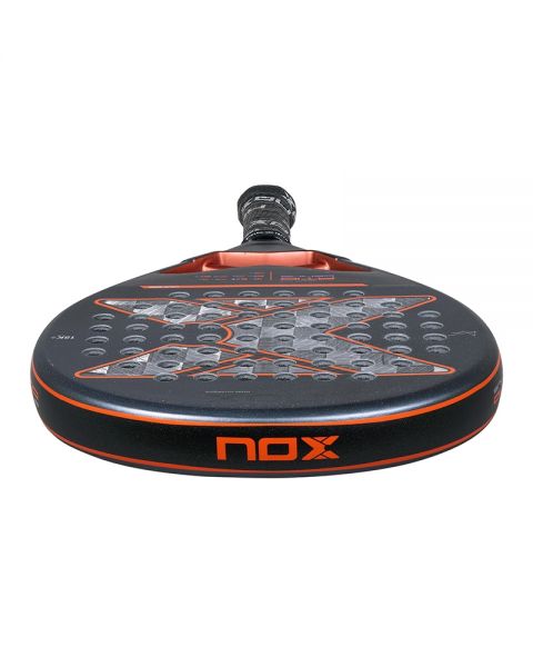 Nox AT10 Genius 18K Alum By Agustín Tapia 2025 bovenzijde racketblad met 18K Alum carbon