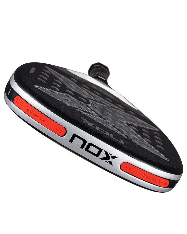 Nox AT10 Genius Attack 18K Alum 2026 detail Weight Balance systeem met rode gewichten