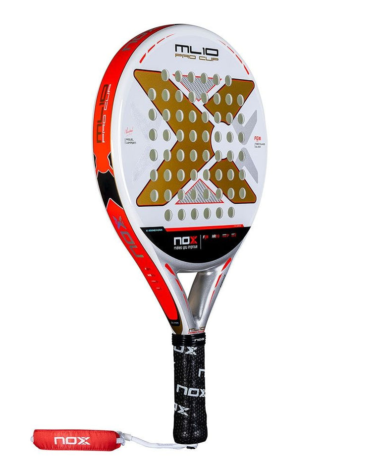 Nox ML10 Pro Cup Coorp 2025 padelracket vanuit linkerhoek