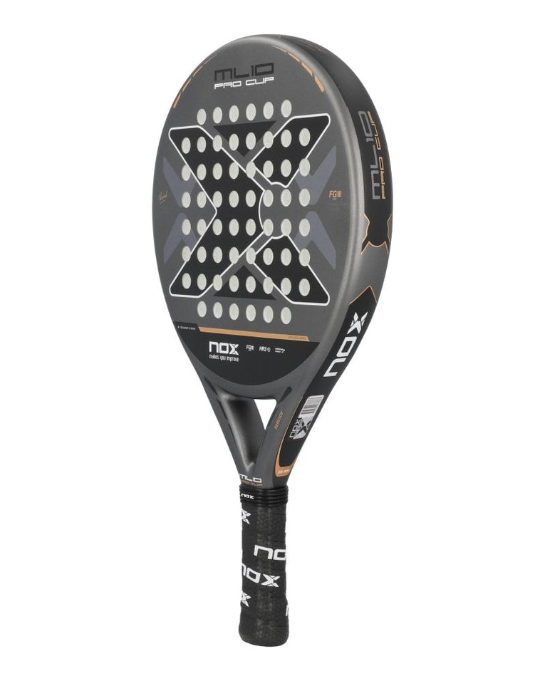 Nox ML10 Pro Cup Coorp By Miguel Lamperti schuin vooraanzicht rechts padelracket