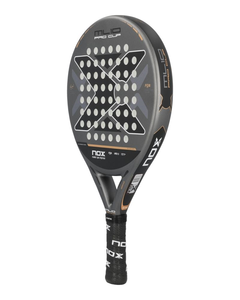 Nox ML10 Pro Cup Coorp By Miguel Lamperti schuin vooraanzicht rechts padelracket