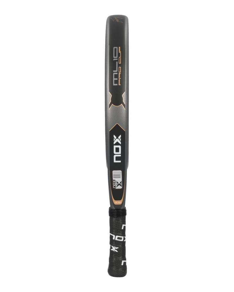 Zijaanzicht van de Nox ML10 Pro Cup Coorp by Miguel Lamperti padelracket