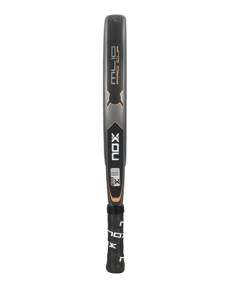 Zijaanzicht van de Nox ML10 Pro Cup Coorp by Miguel Lamperti padelracket