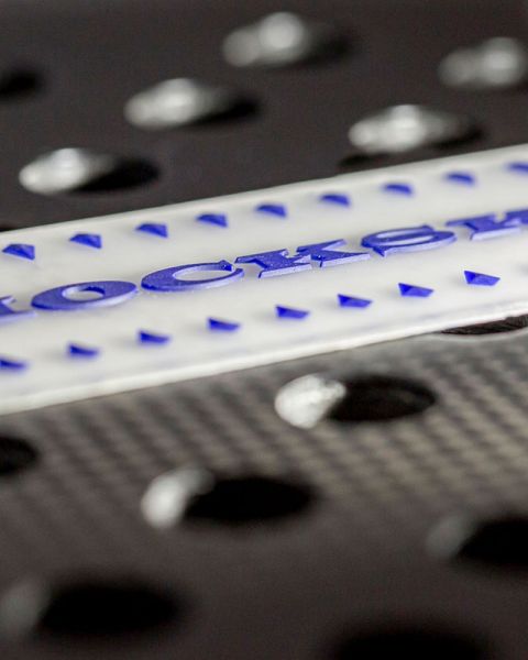 ShockOut ShockSkin transparant blauw framebeschermer detail van de 3D-structuur