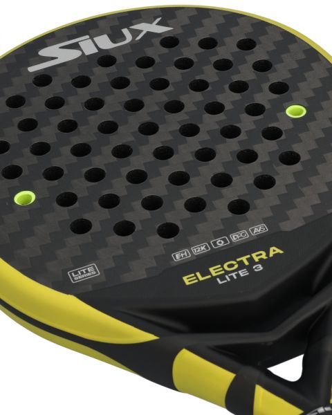 Detail van het 12K Twill Carbon racketblad van de Siux Electra ST3 Lite
